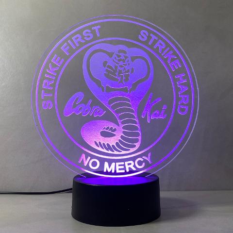 Lampada Cobra Kai con Scritta Personalizzata Regplex Base LED RGB