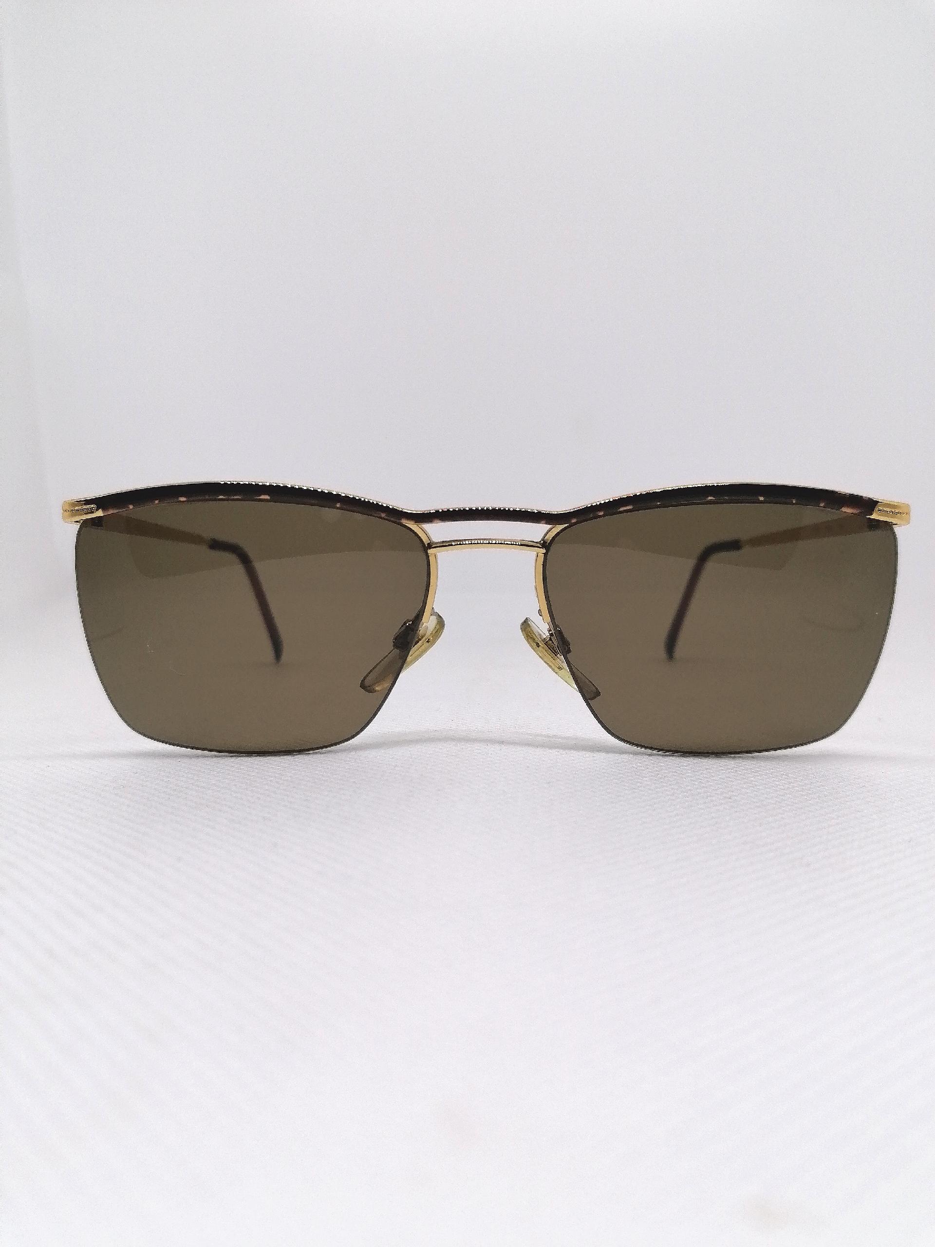 occhiali da sole Valentino 601