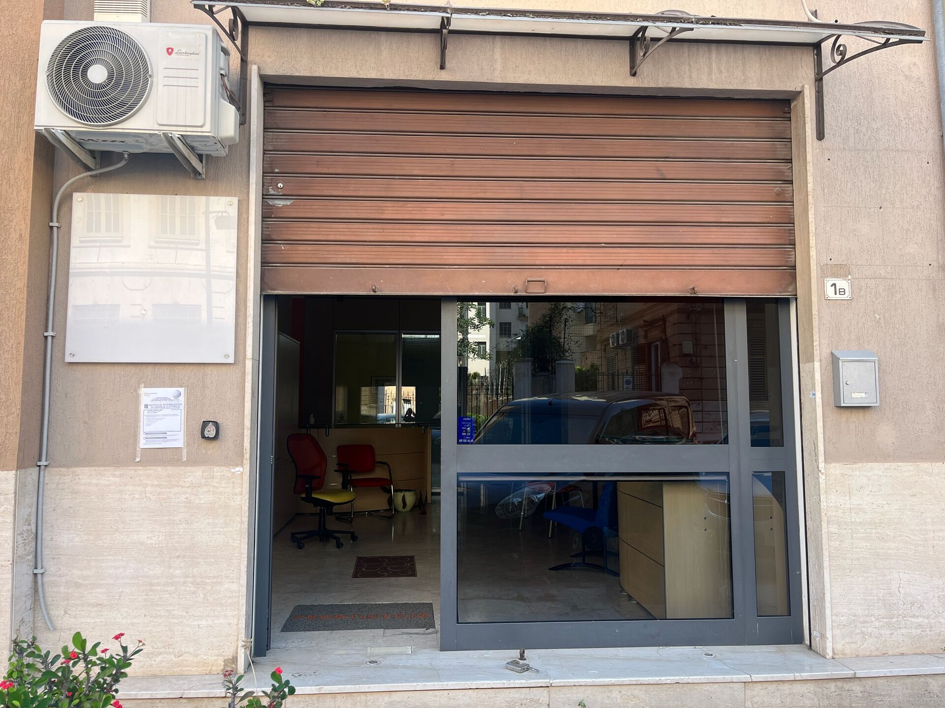 Locale commerciale in Vendita a Palermo Calatafimi - Villa Tasca