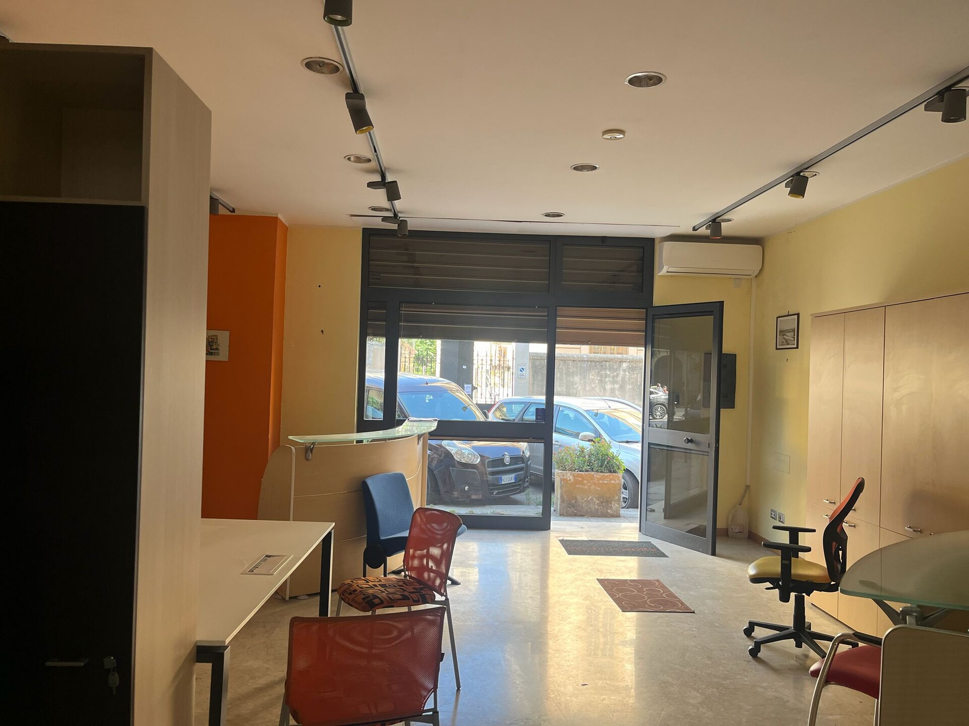 Locale commerciale in Vendita a Palermo Calatafimi - Villa Tasca