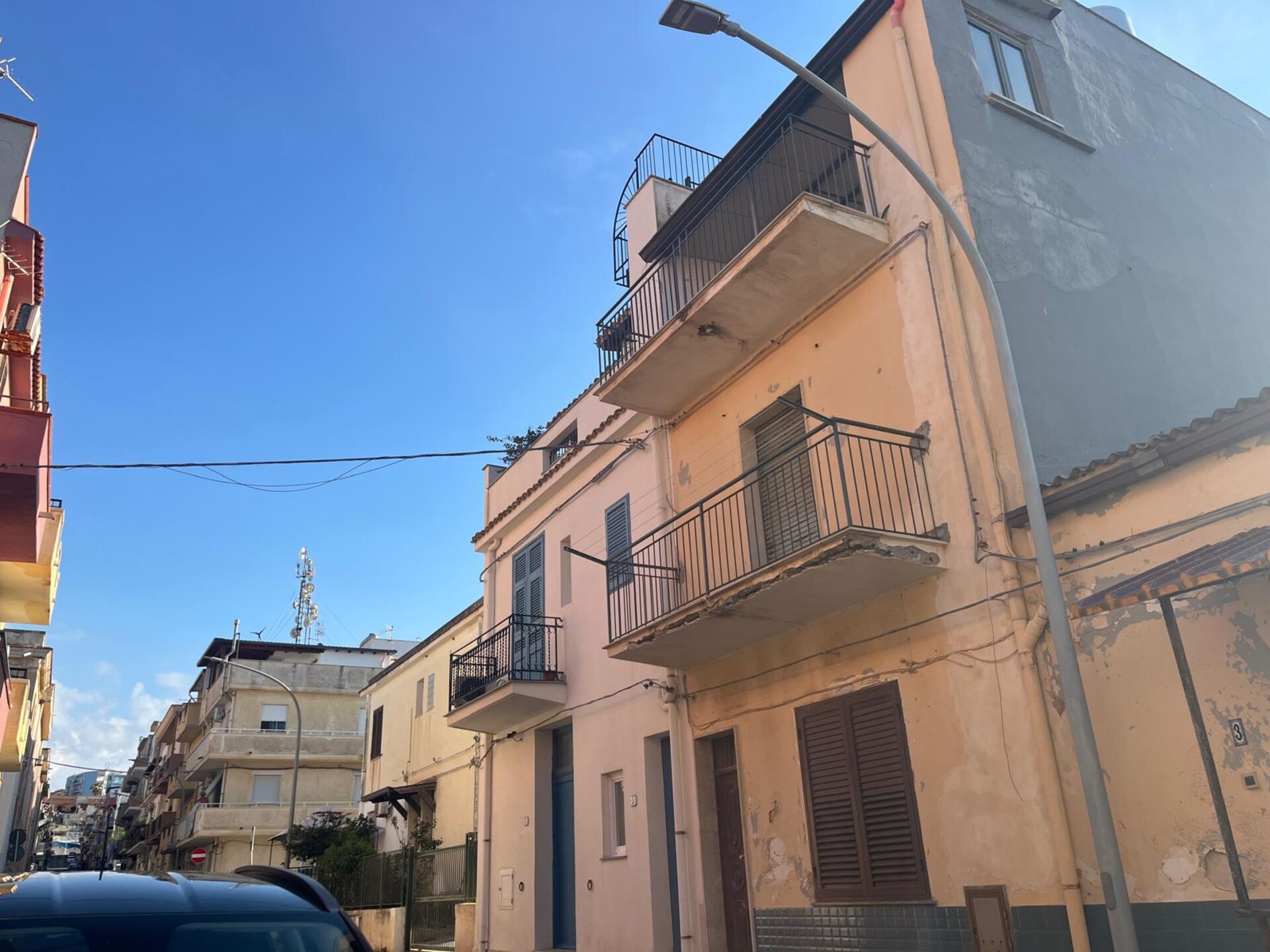 Palazzo / Edificio in Vendita a Balestrate (Palermo)