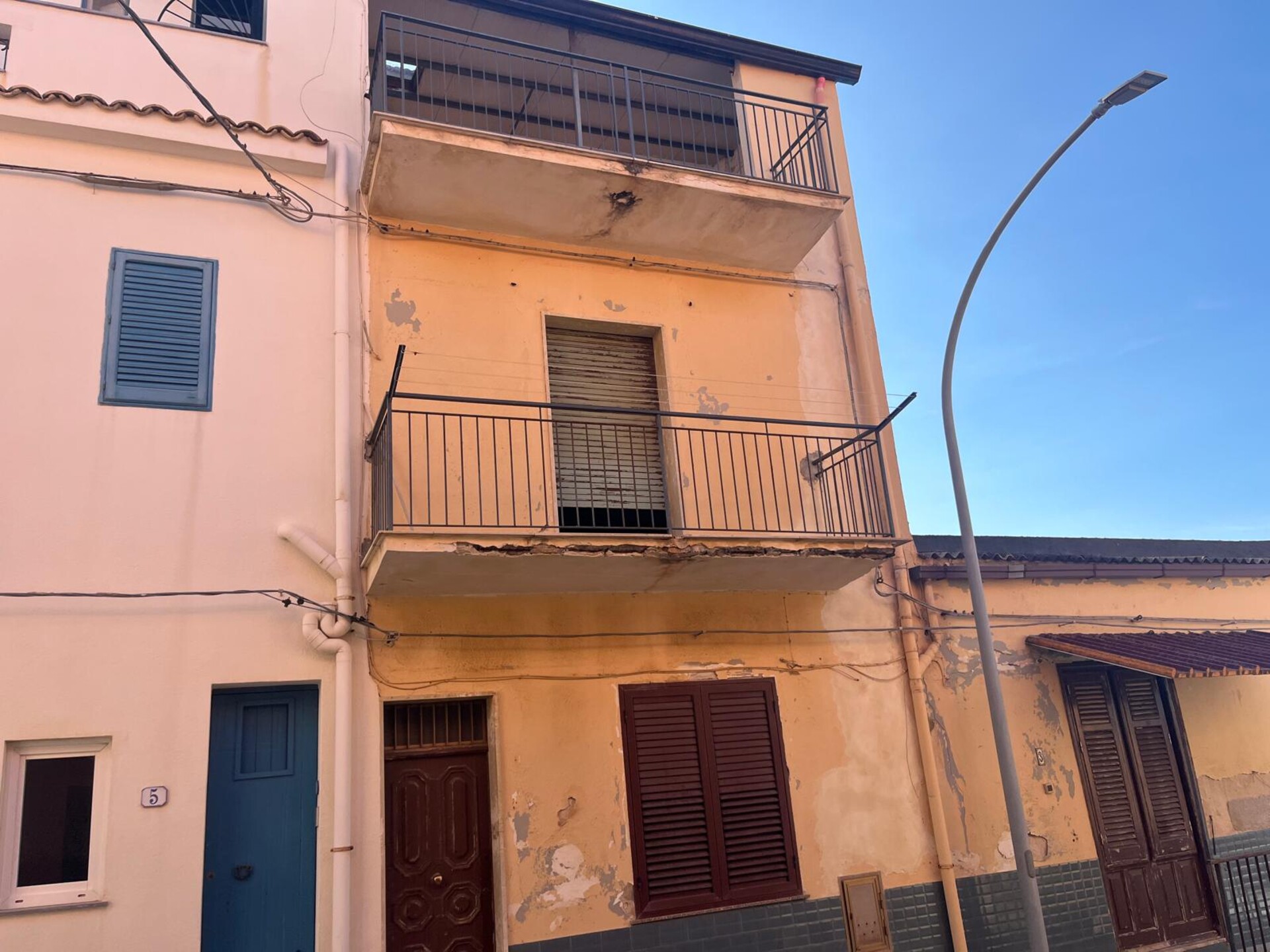 Palazzo / Edificio in Vendita a Balestrate (Palermo)