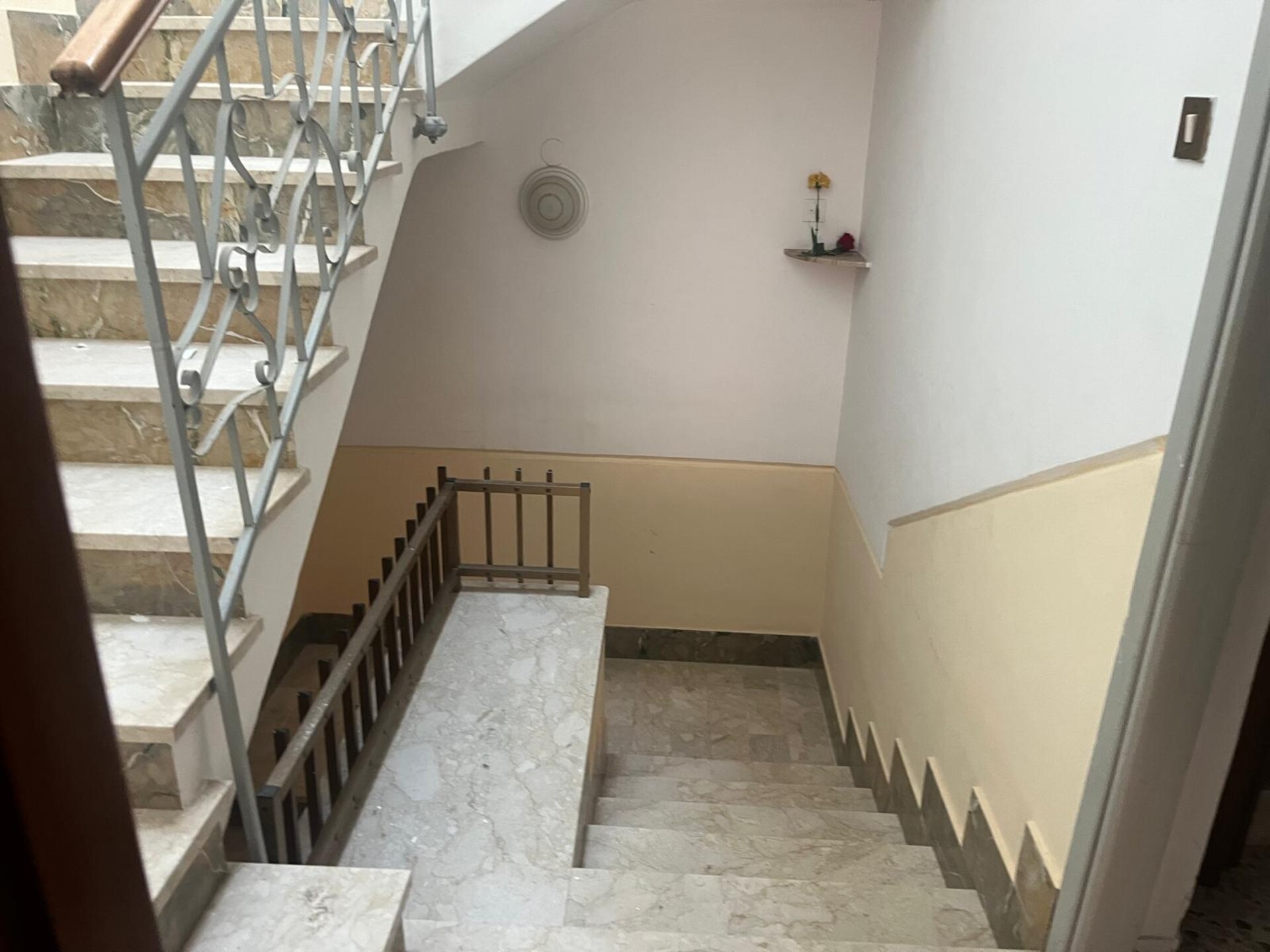 Palazzo / Edificio in Vendita a Balestrate (Palermo)