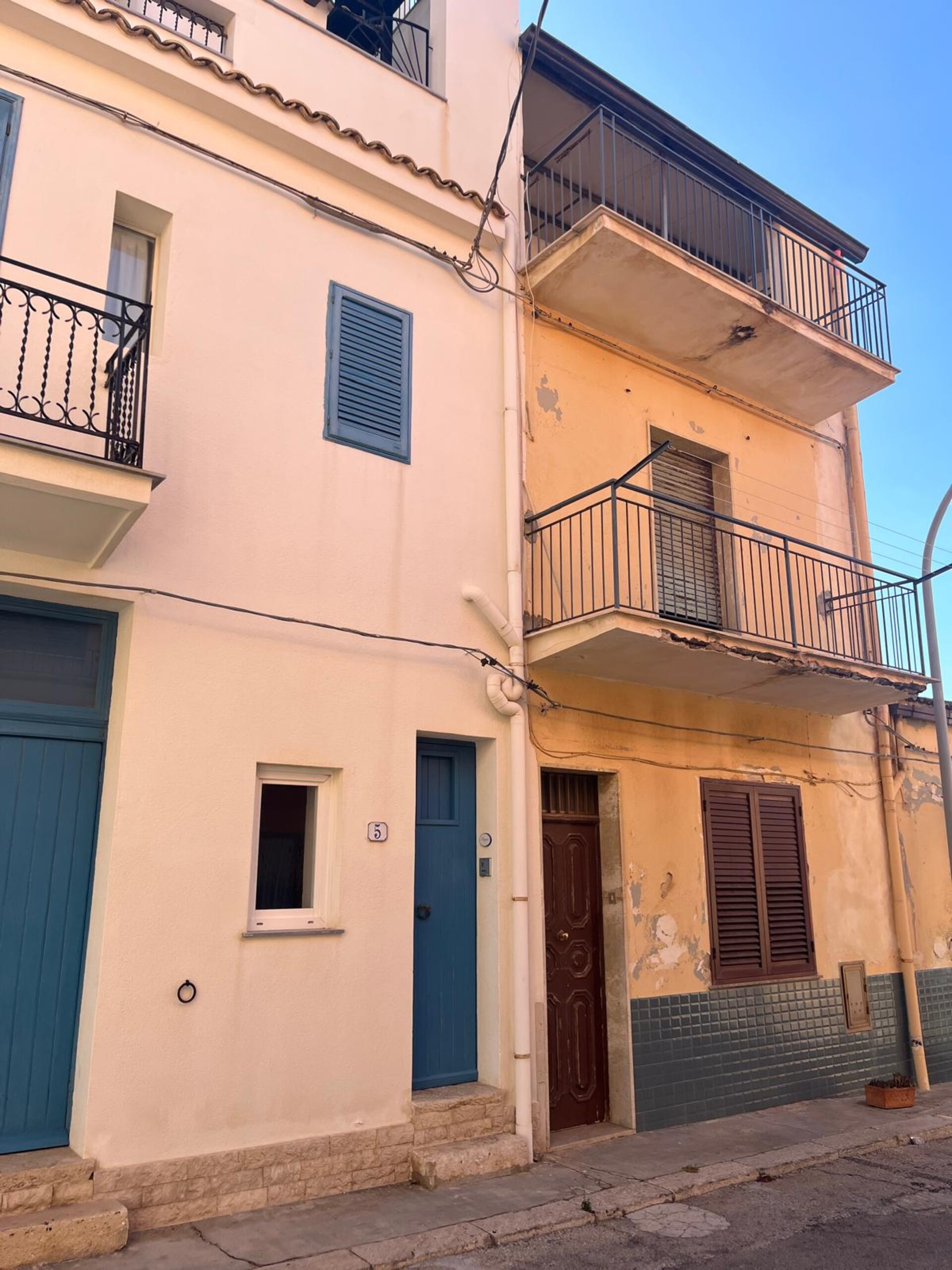 Palazzo / Edificio in Vendita a Balestrate (Palermo)