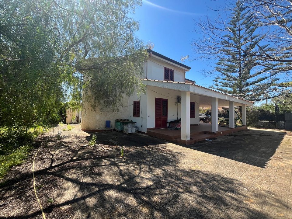 Villa in Vendita a Partinico (Palermo)