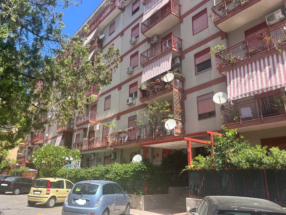 Appartamento in Vendita a Palermo Michelangelo