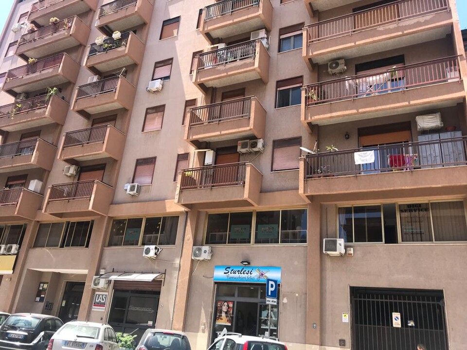 Ufficio in Vendita a Palermo Calatafimi - Villa Tasca