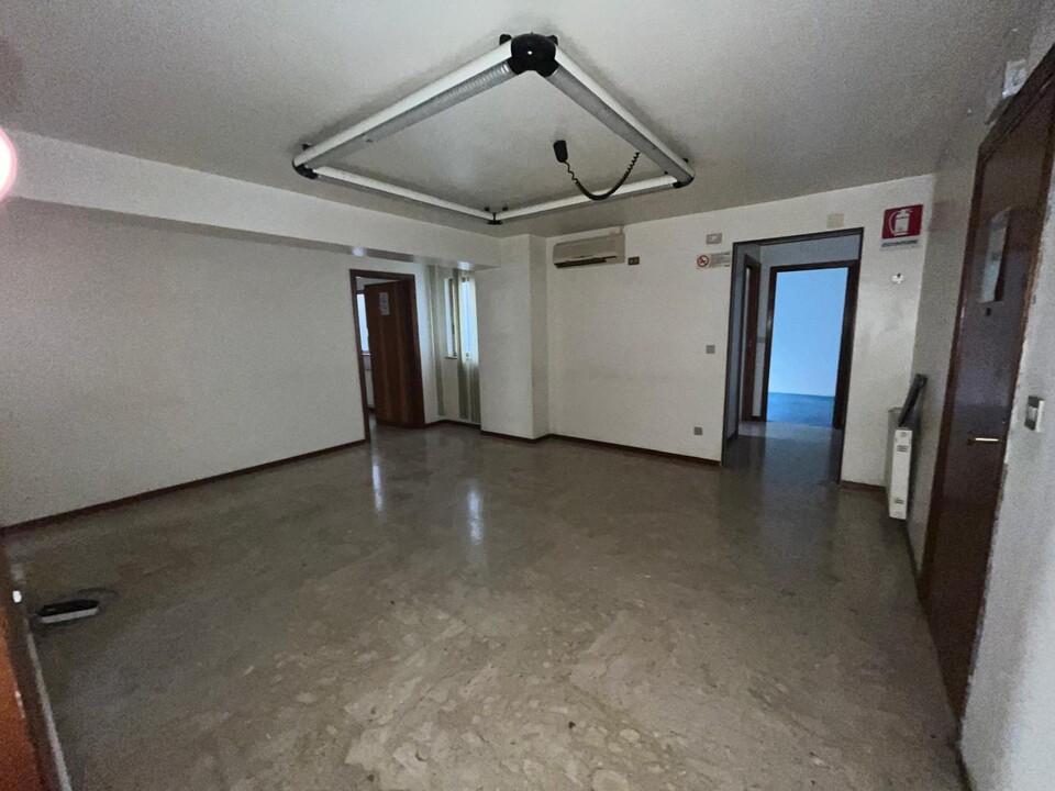 Ufficio in Vendita a Palermo Calatafimi - Villa Tasca