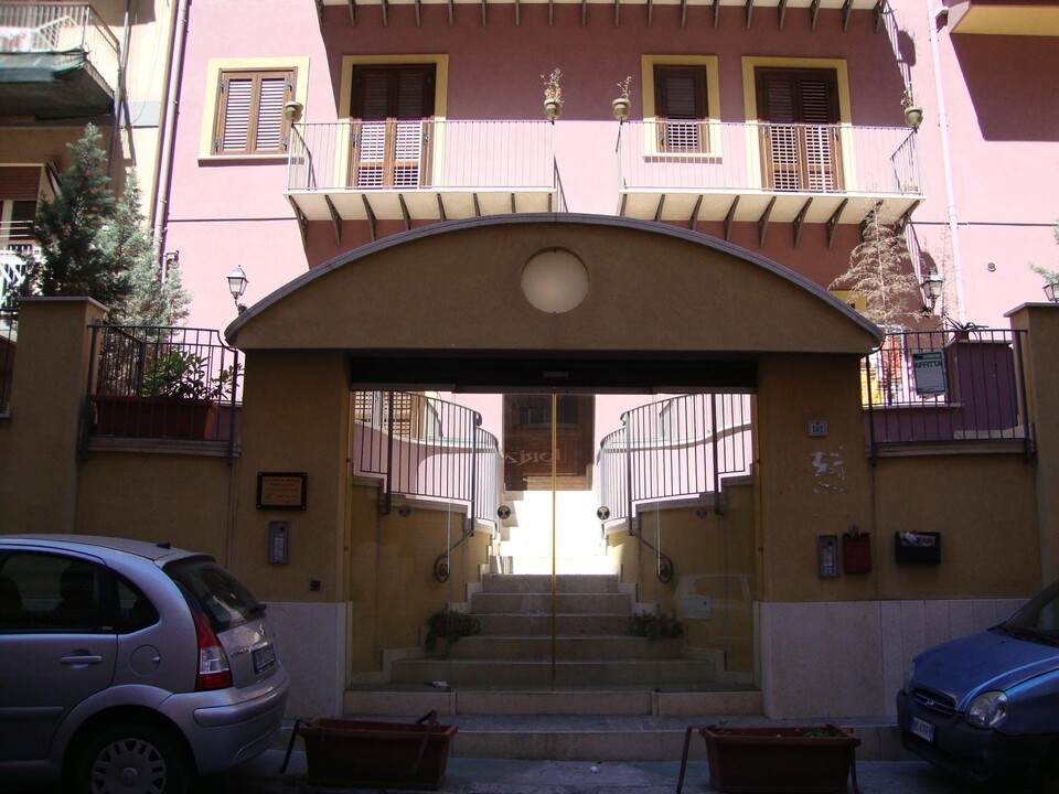 Appartamento in Affitto a Palermo calatafimi