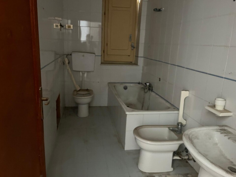 Palazzo / Edificio in Vendita a Balestrate (Palermo)