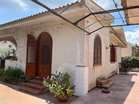 Villa indipendente in Vendita a Bagheria (Palermo)