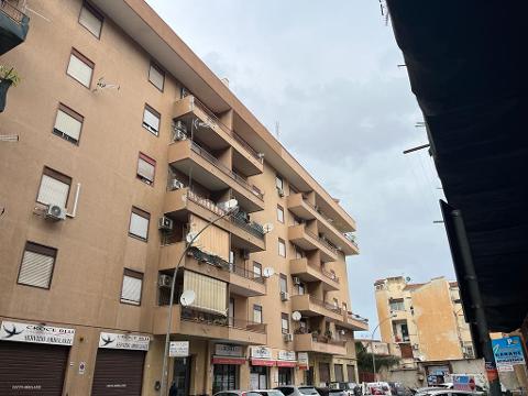 Appartamento in Vendita a Palermo Montegrappa - Università - Villaggio S. Rosalia