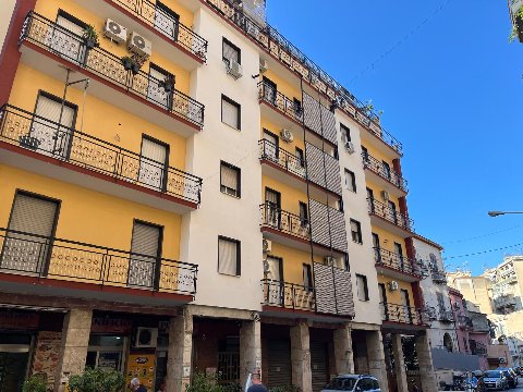 Appartamento in Vendita a Palermo Pisani - Indipendenza