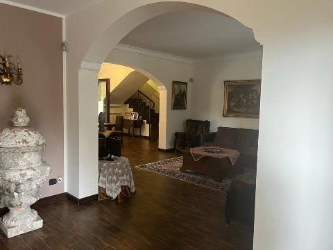 Villa in Vendita a Monreale (Palermo)