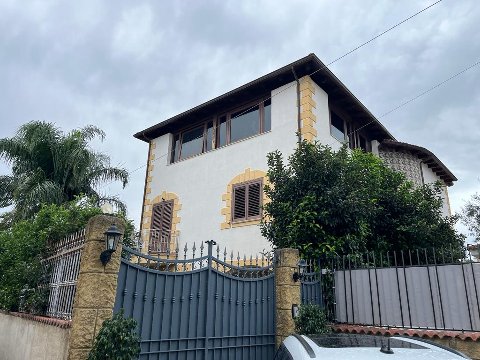Villa in Vendita a Monreale (Palermo)