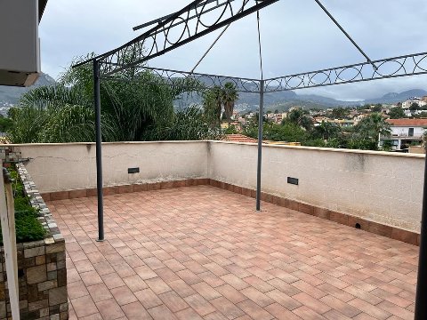 Villa in Vendita a Monreale (Palermo)