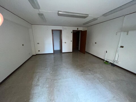Ufficio in Vendita a Palermo Calatafimi - Villa Tasca