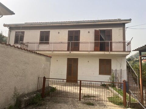 Villa bifamiliare in Vendita a Monreale Pezzingoli (Palermo)