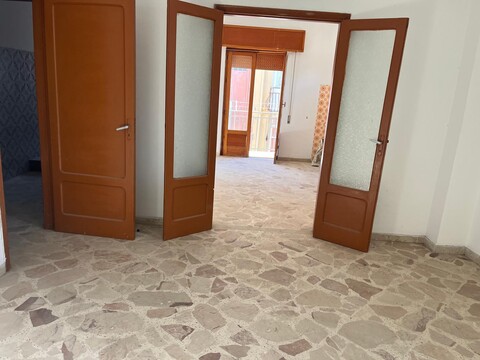 Palazzo / Edificio in Vendita a Balestrate (Palermo)