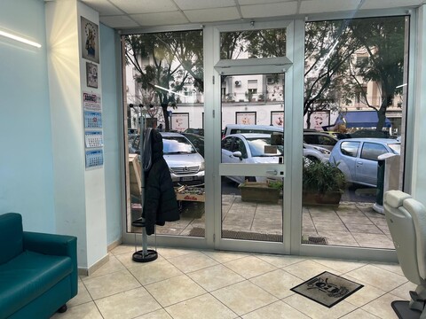 Locale commerciale in Vendita a Palermo Calatafimi - Villa Tasca