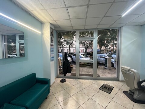 Locale commerciale in Vendita a Palermo Calatafimi - Villa Tasca