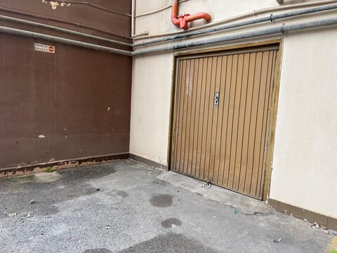 Garage / Posto auto in Vendita a Palermo calatafimi
