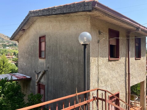 Villa in Vendita a Monreale Aquino (Palermo)