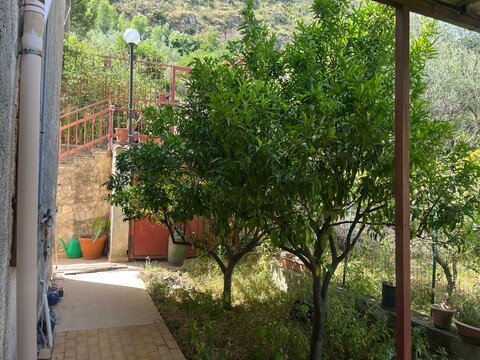 Villa in Vendita a Monreale Aquino (Palermo)