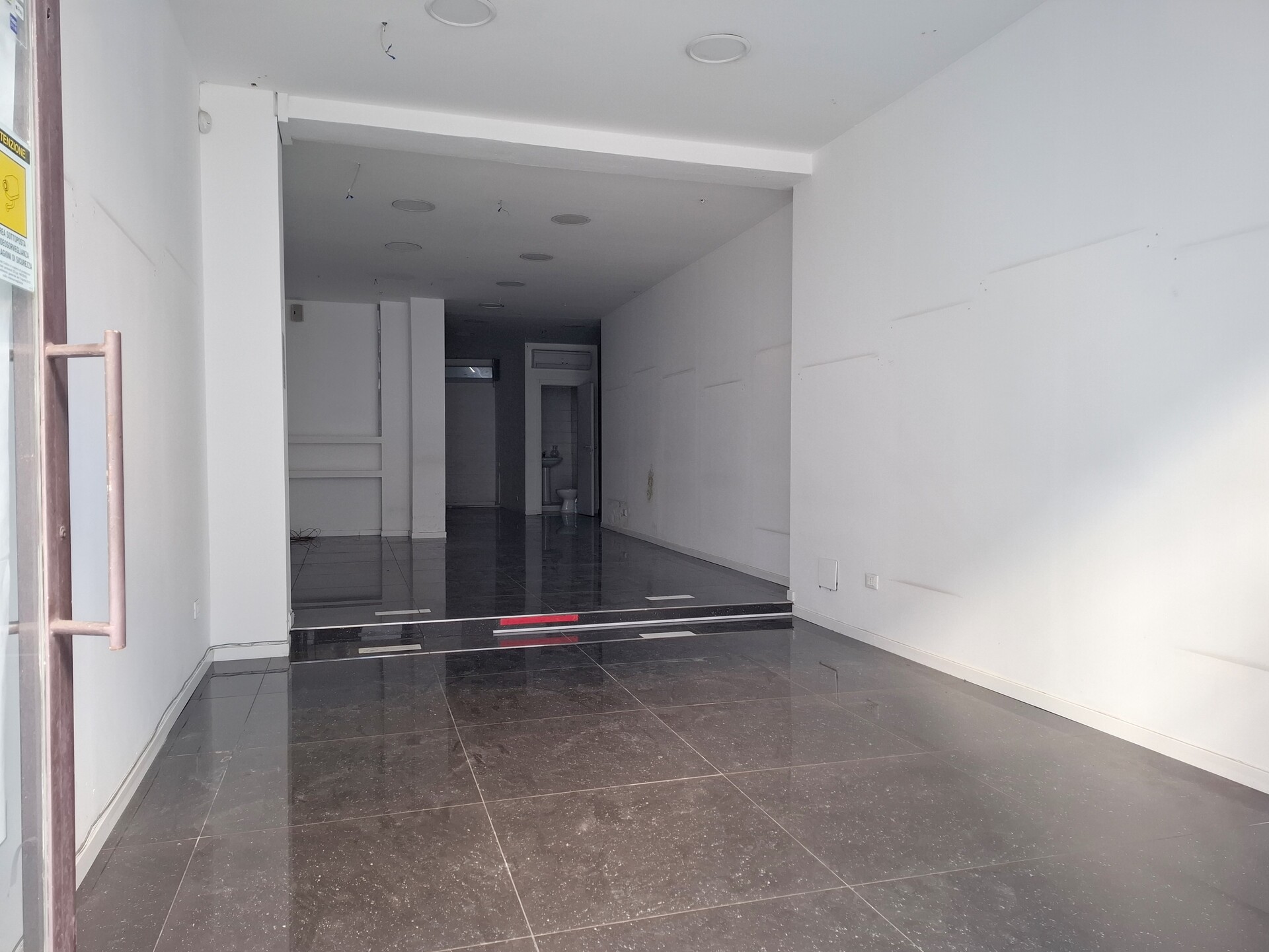 Negozio in Vendita a Palermo Sciuti - Lazio - Restivo