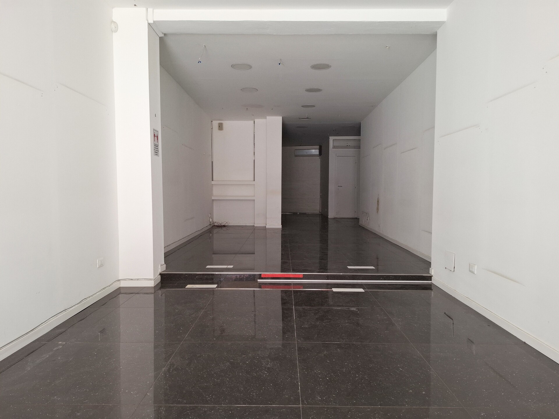 Negozio in Vendita a Palermo Sciuti - Lazio - Restivo