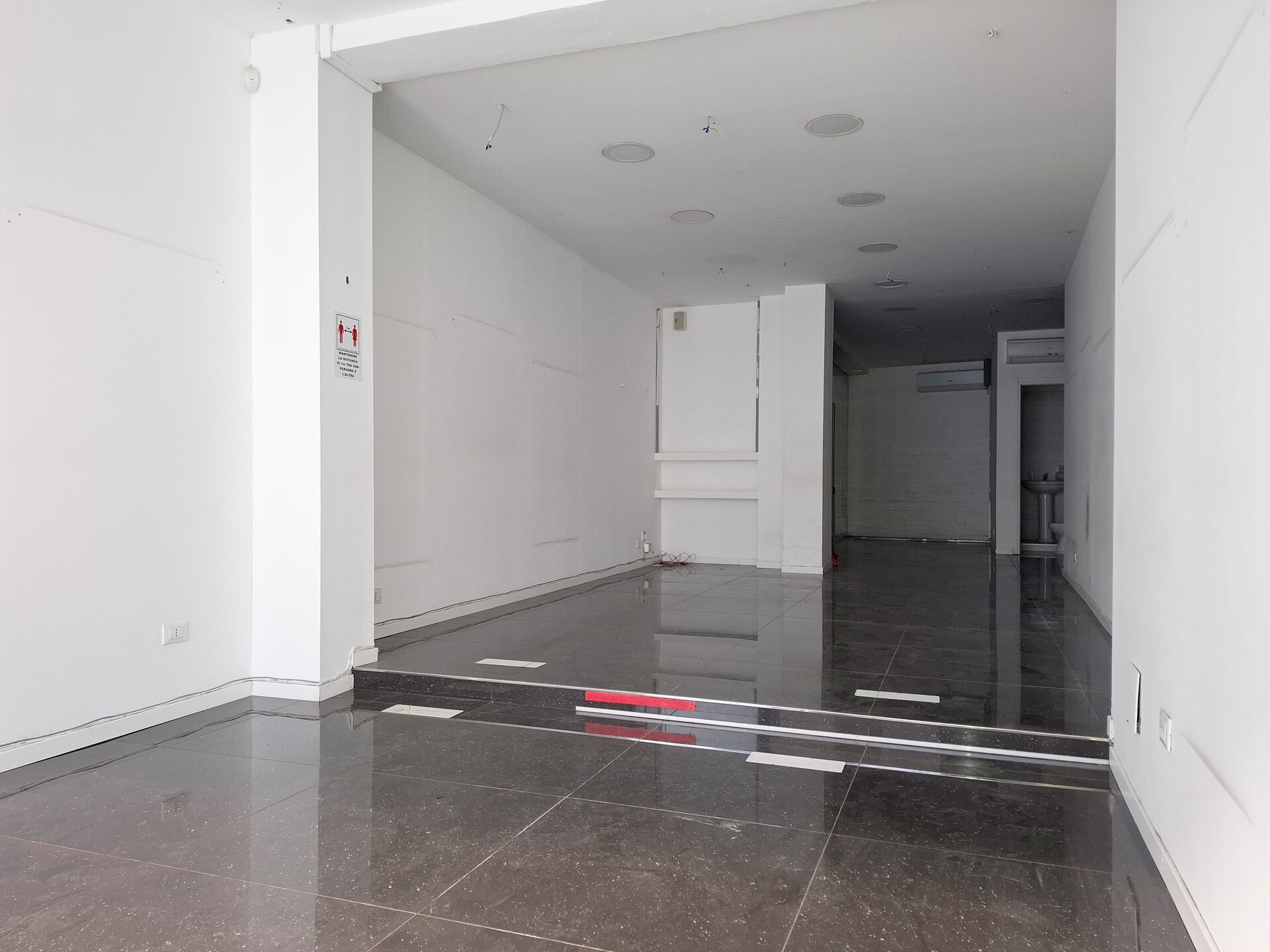 Negozio in Vendita a Palermo Sciuti - Lazio - Restivo