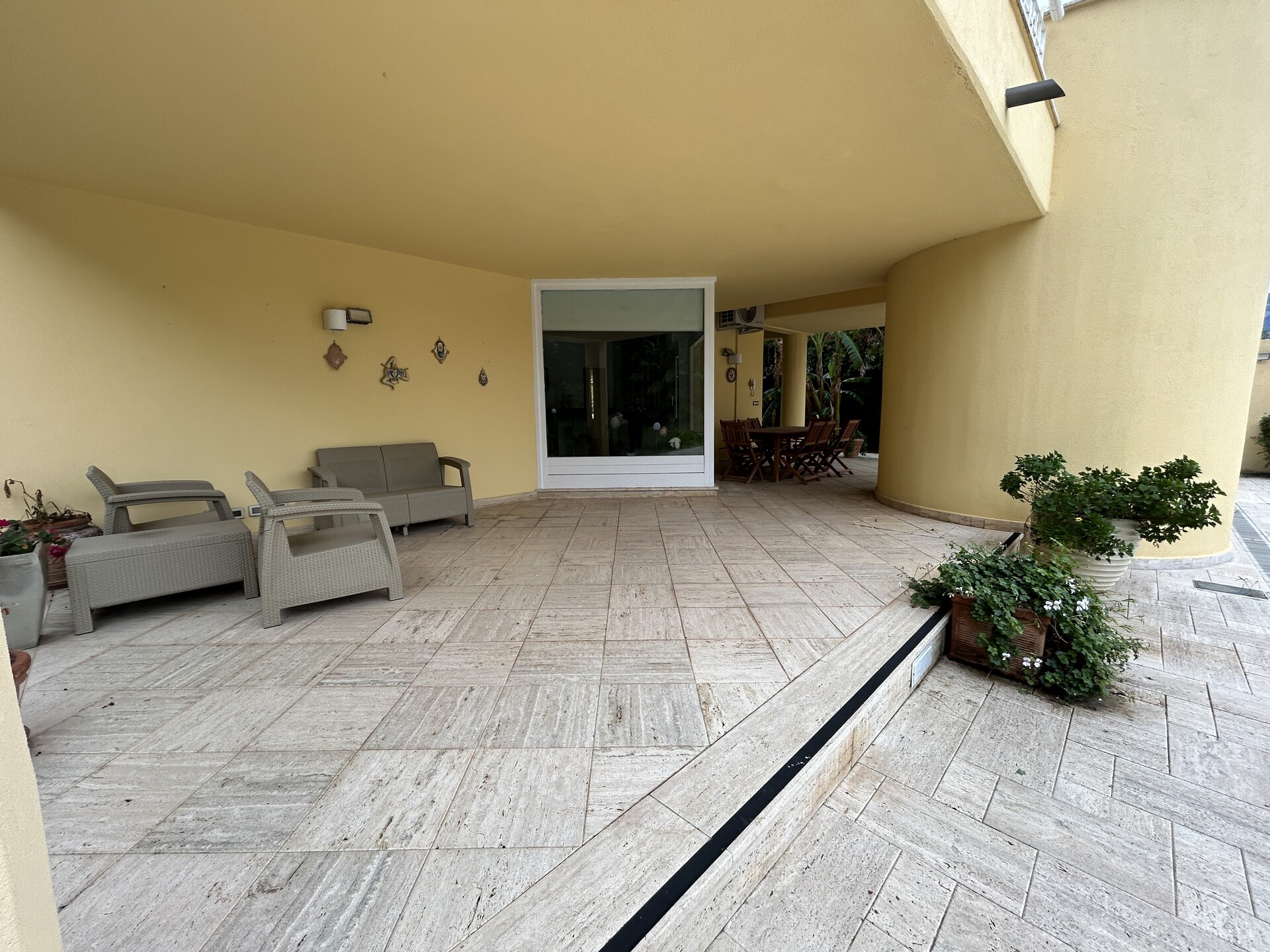 Villa in Vendita a Palermo Mondello - Valdesi