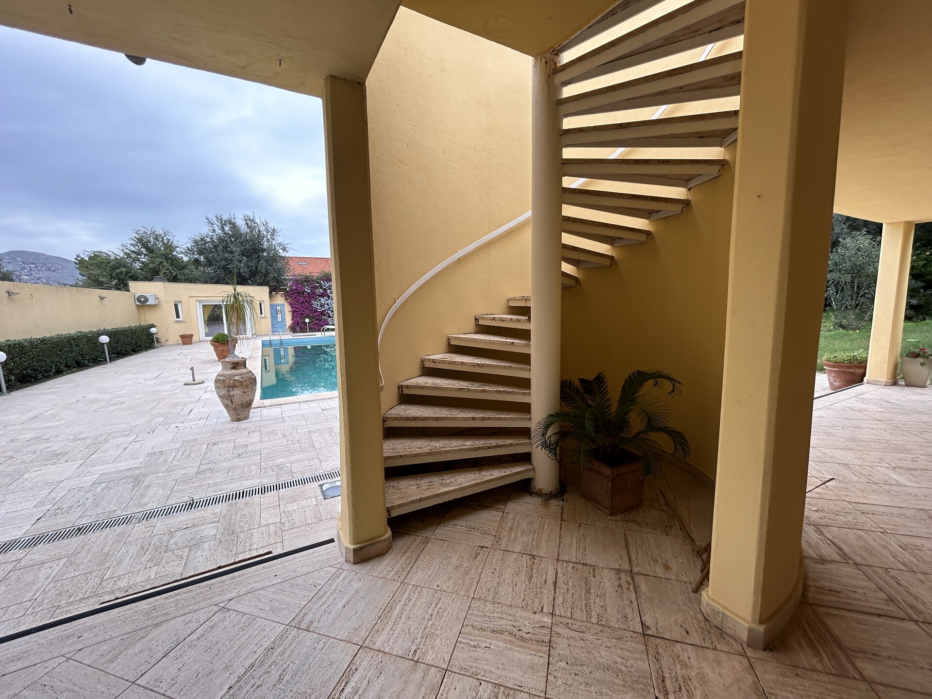 Villa in Vendita a Palermo Mondello - Valdesi