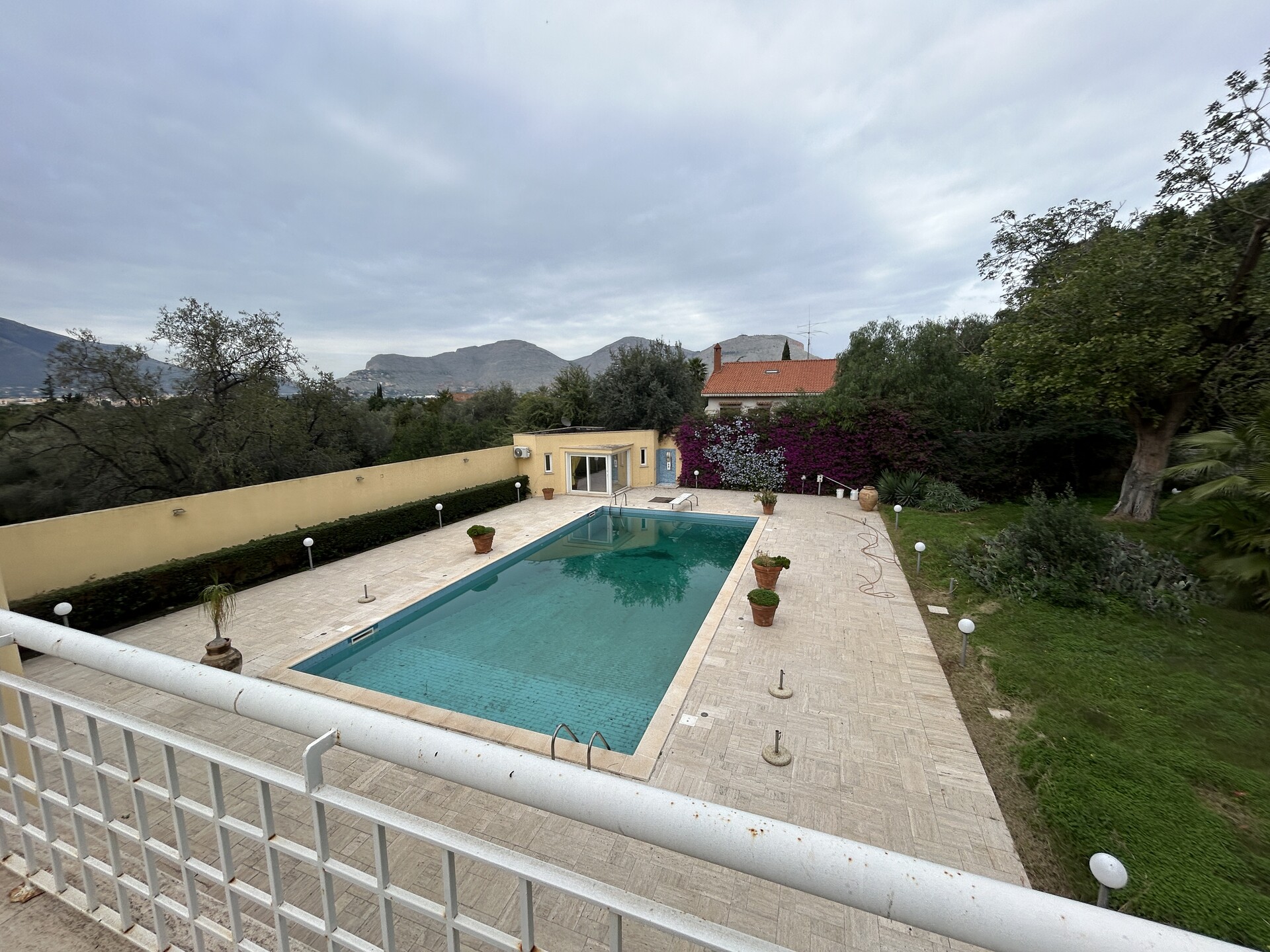 Villa in Vendita a Palermo Mondello - Valdesi