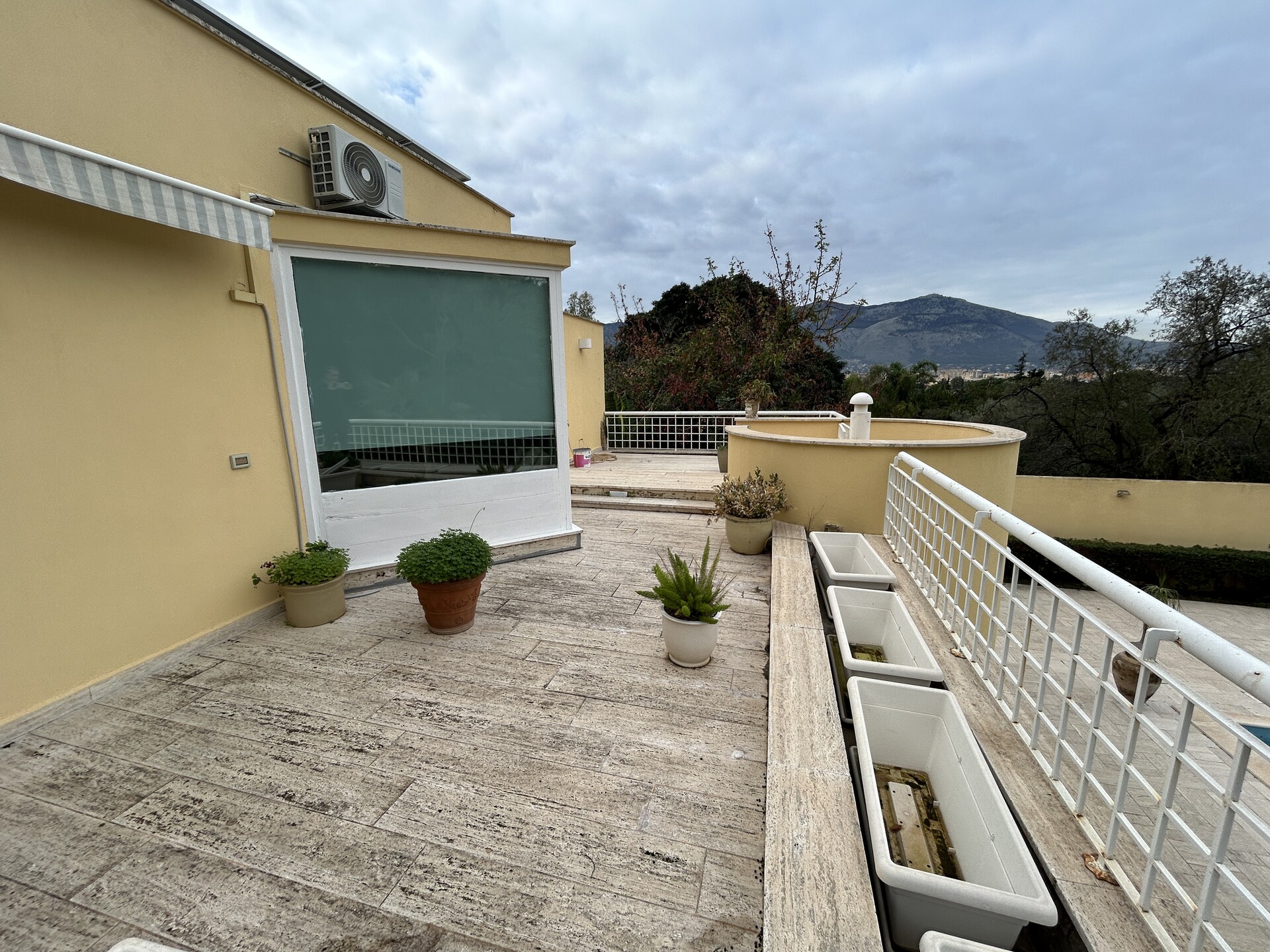 Villa in Vendita a Palermo Mondello - Valdesi