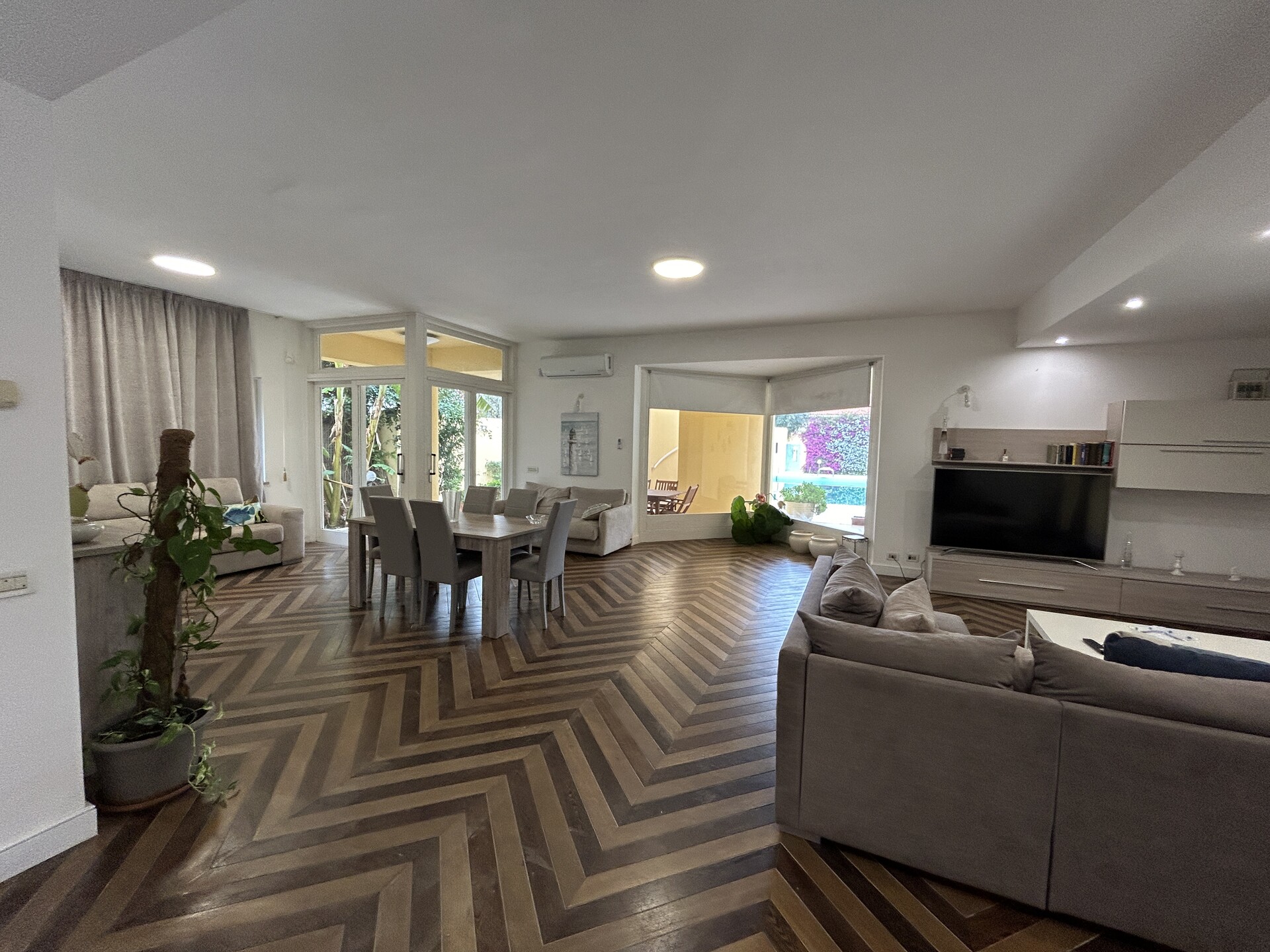 Villa in Vendita a Palermo Mondello - Valdesi