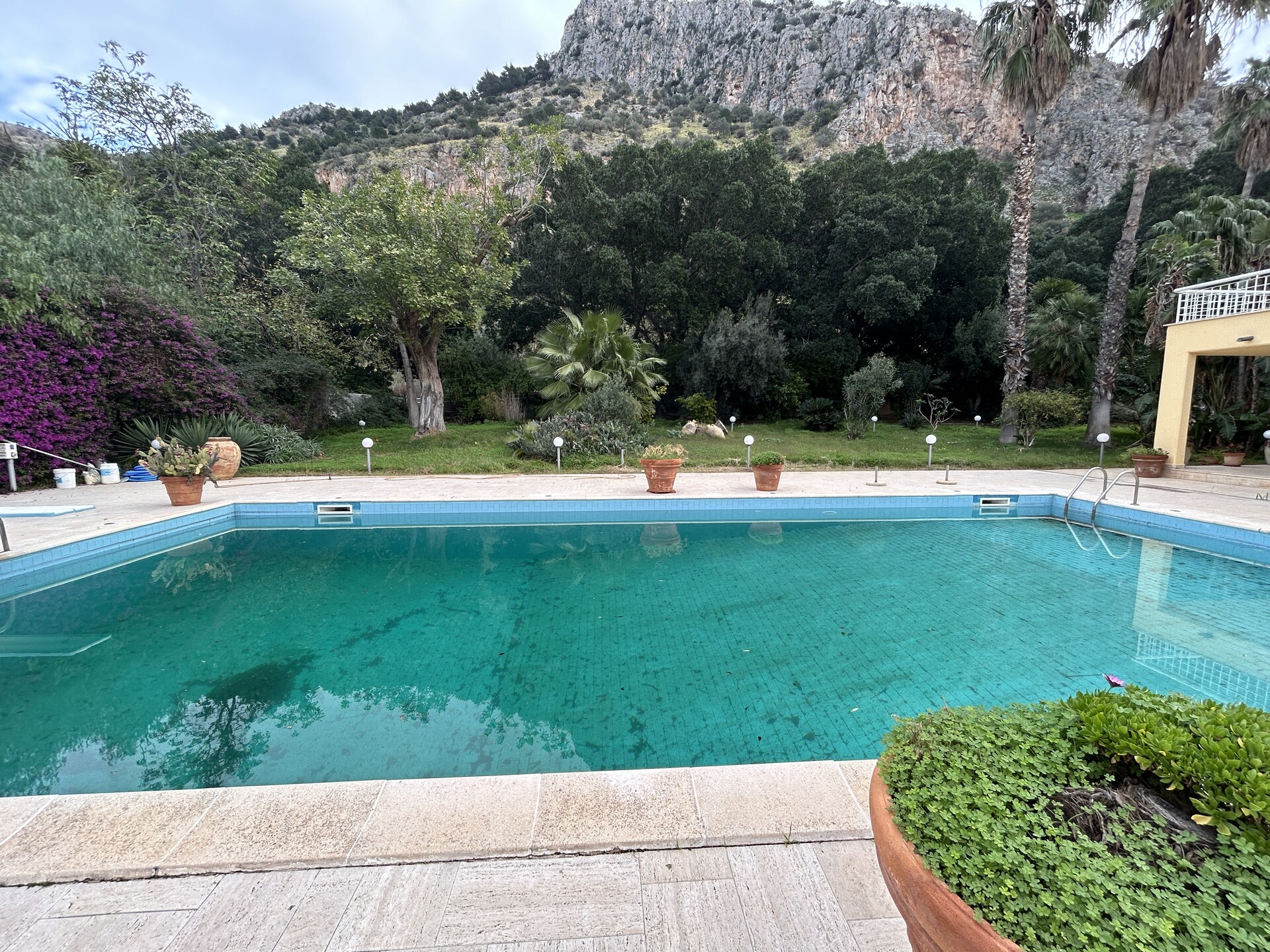 Villa in Vendita a Palermo Mondello - Valdesi