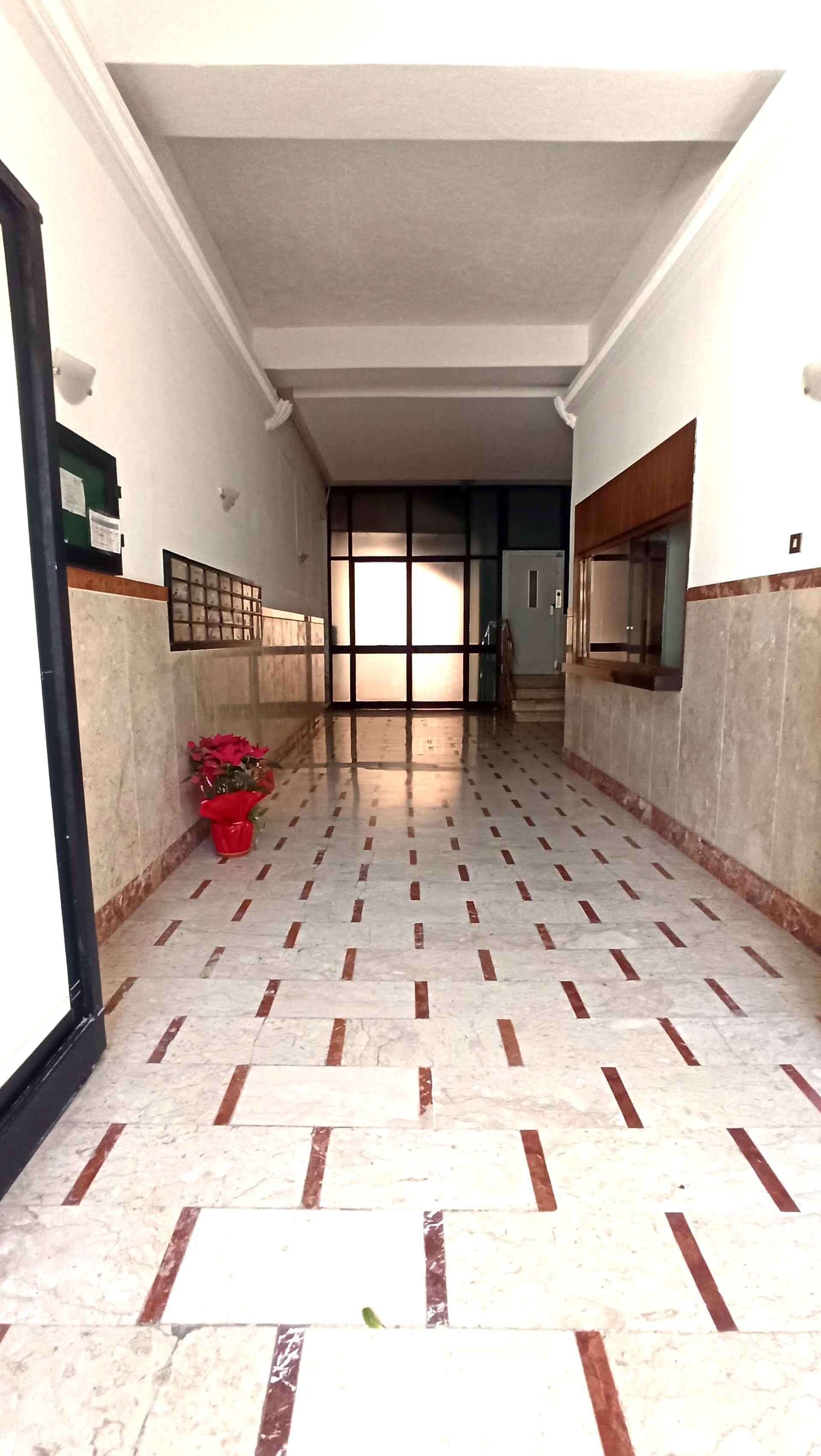 Locale commerciale in Vendita a Palermo Don Bosco - Sampolo - Villabianca
