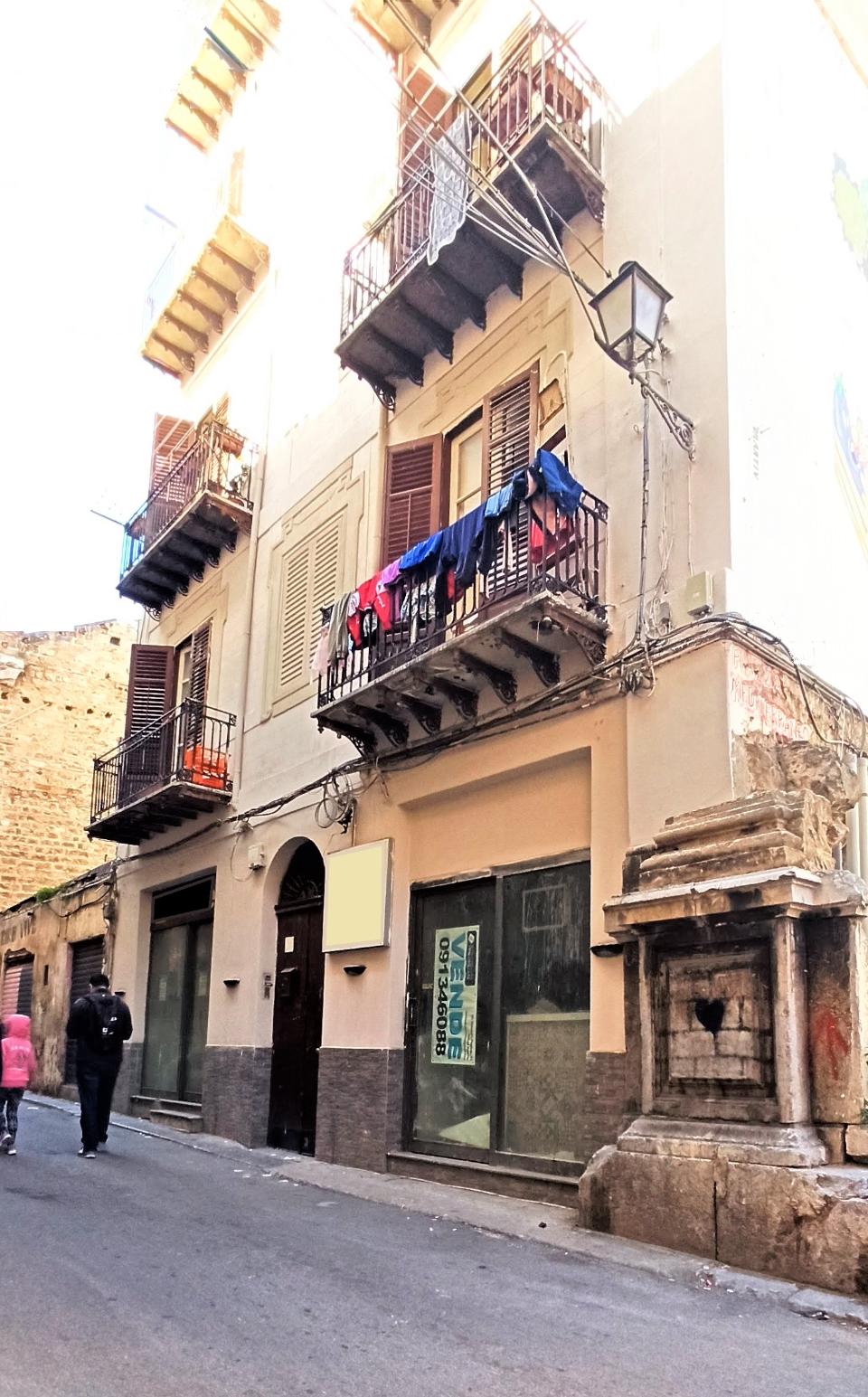 Locale commerciale in Vendita a Palermo Centro storico (Albergheria-Cattedrale)