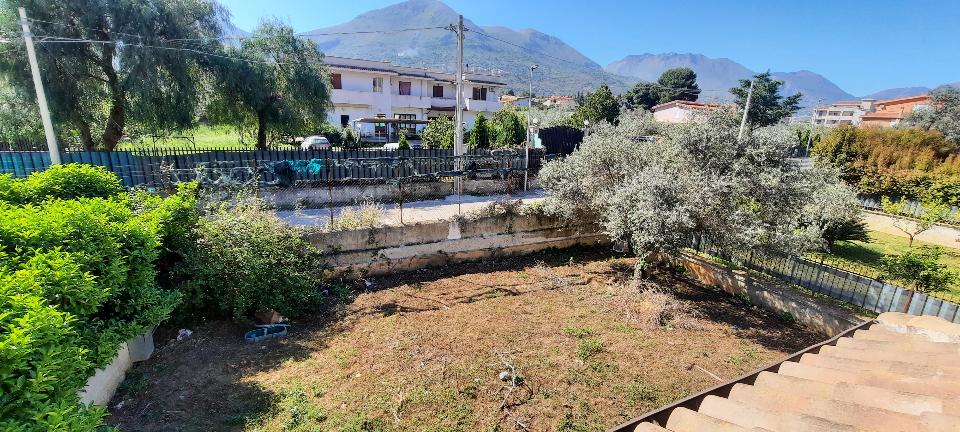 Porzione di bifamiliare in Vendita a Torretta (Palermo)