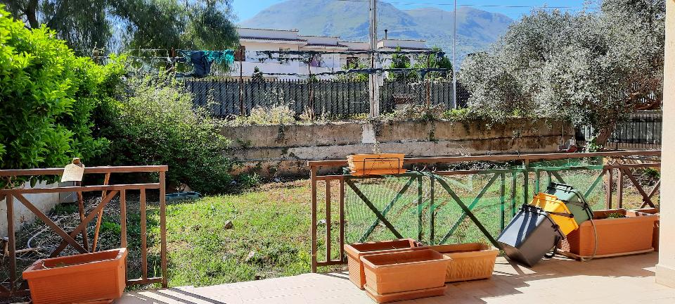 Porzione di bifamiliare in Vendita a Torretta (Palermo)