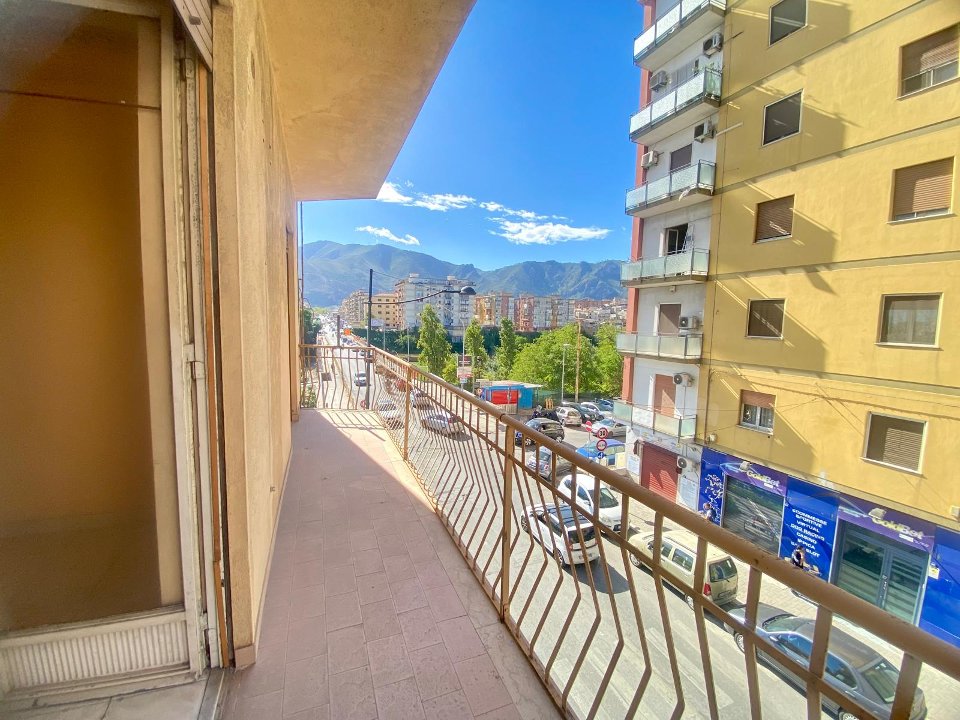 Appartamento in Vendita a Palermo C.so Tukory - Stazione - Oreto