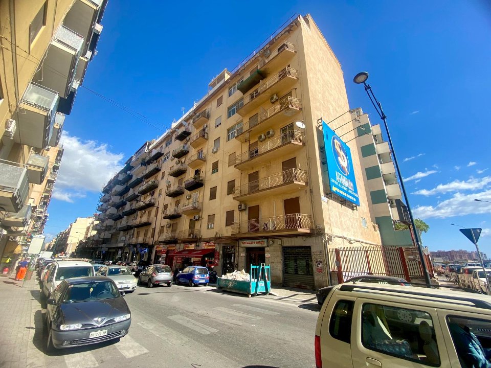 Appartamento in Vendita a Palermo C.so Tukory - Stazione - Oreto
