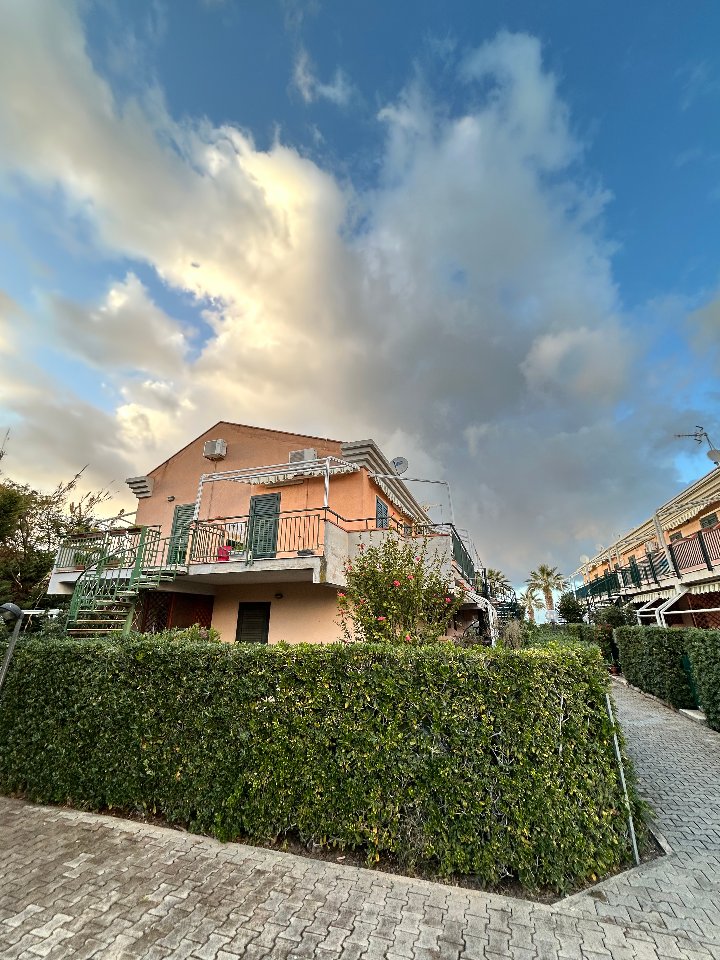 Villetta a schiera in Vendita a Campofelice di Roccella Campofelice di Roccella (Palermo)