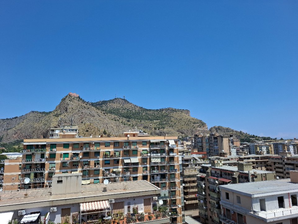 Appartamento in Vendita a Palermo Fiera - Montepellegrino - Cantieri