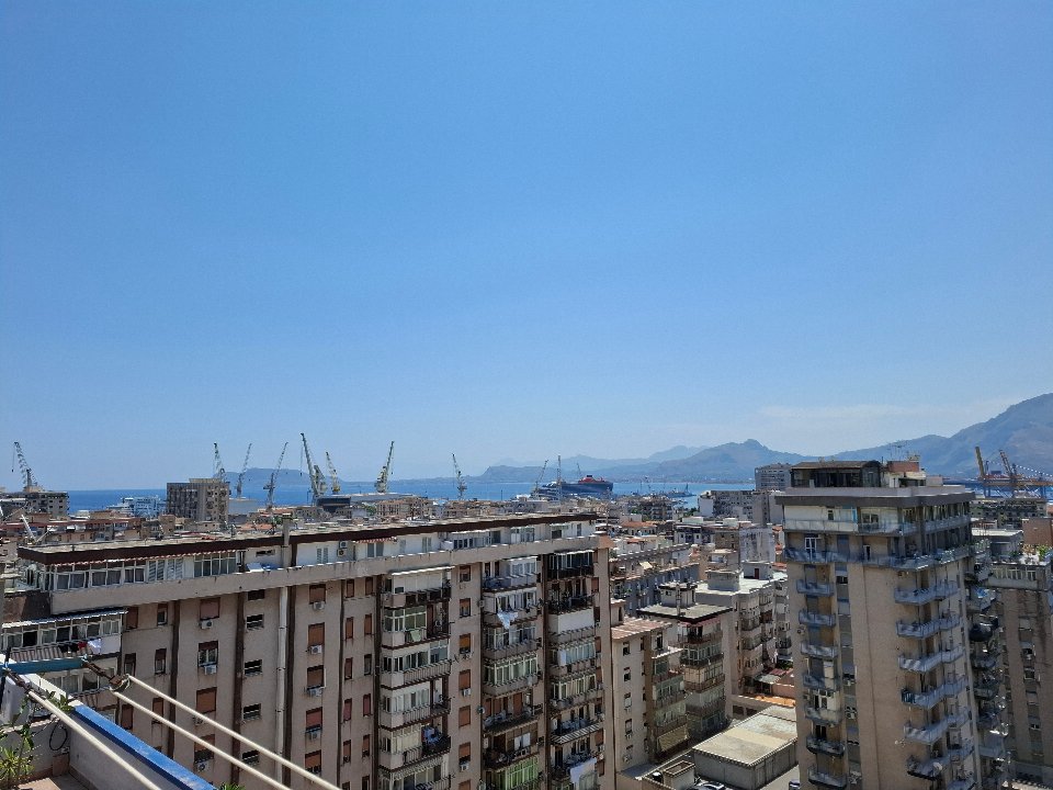 Appartamento in Vendita a Palermo Fiera - Montepellegrino - Cantieri
