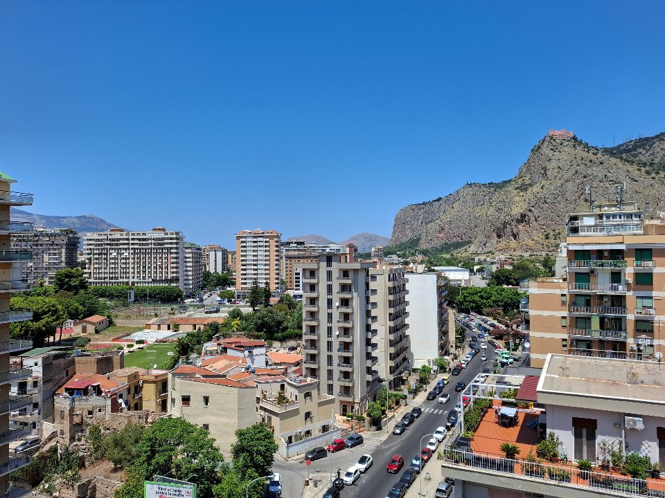 Appartamento in Vendita a Palermo Fiera - Montepellegrino - Cantieri