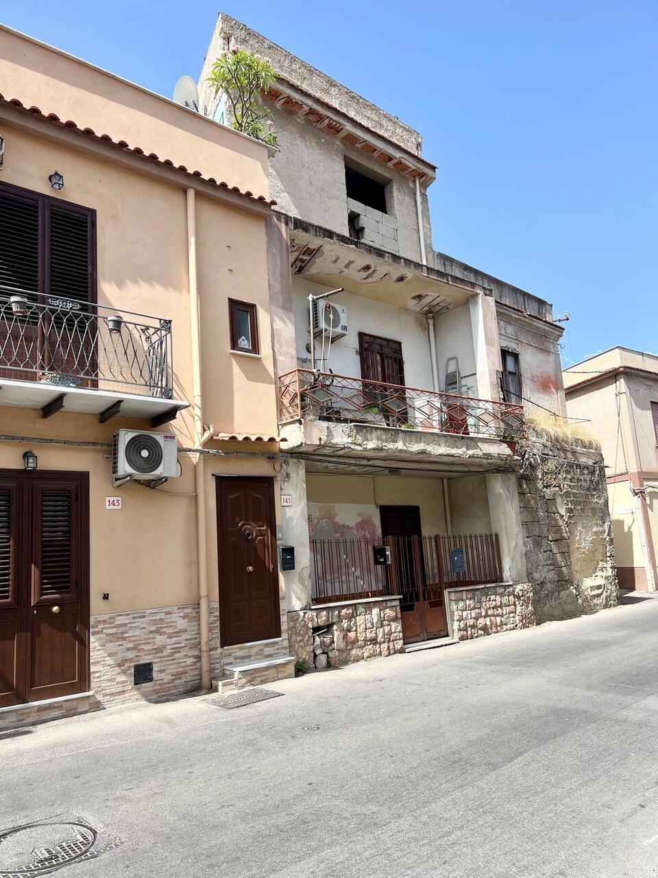 Fabbricato indipendente in Vendita a Palermo Partanna Mondello