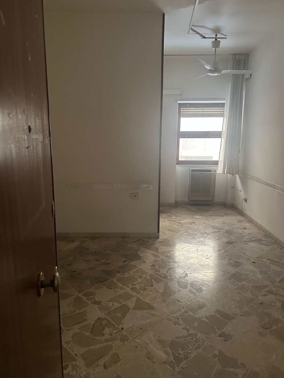 Appartamento in Vendita a Palermo Fiera - Montepellegrino - Cantieri