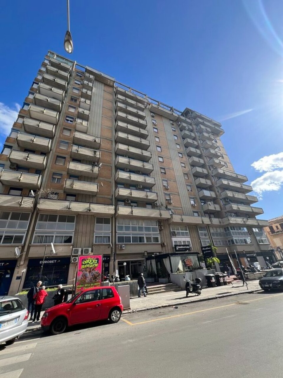 Appartamento in Vendita a Palermo Fiera - Montepellegrino - Cantieri